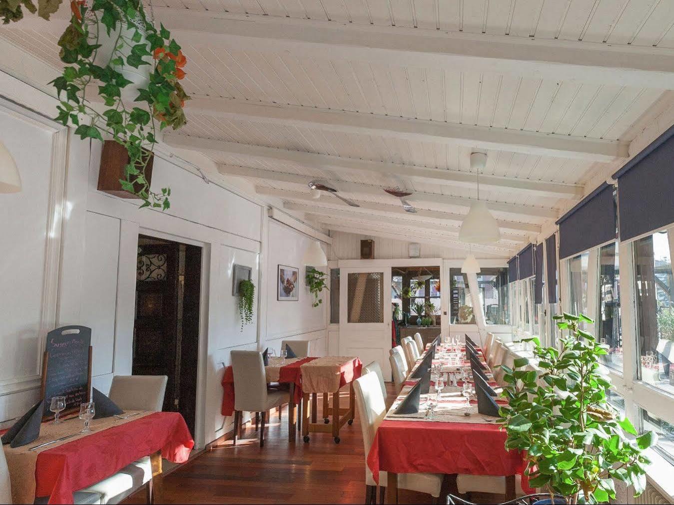 Hotel Restaurant Au Cygne Eschau Екстер'єр фото